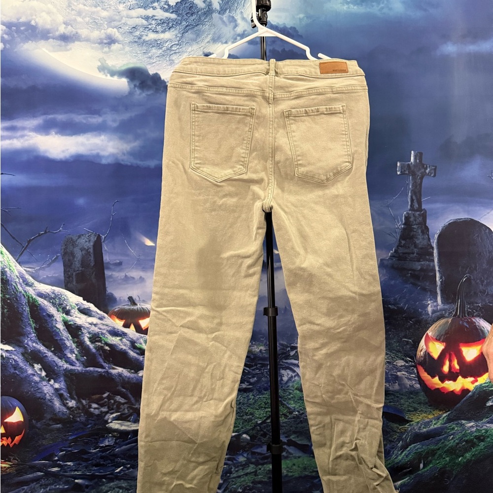 Olive green Women's Jeans - Picture 2 of 7